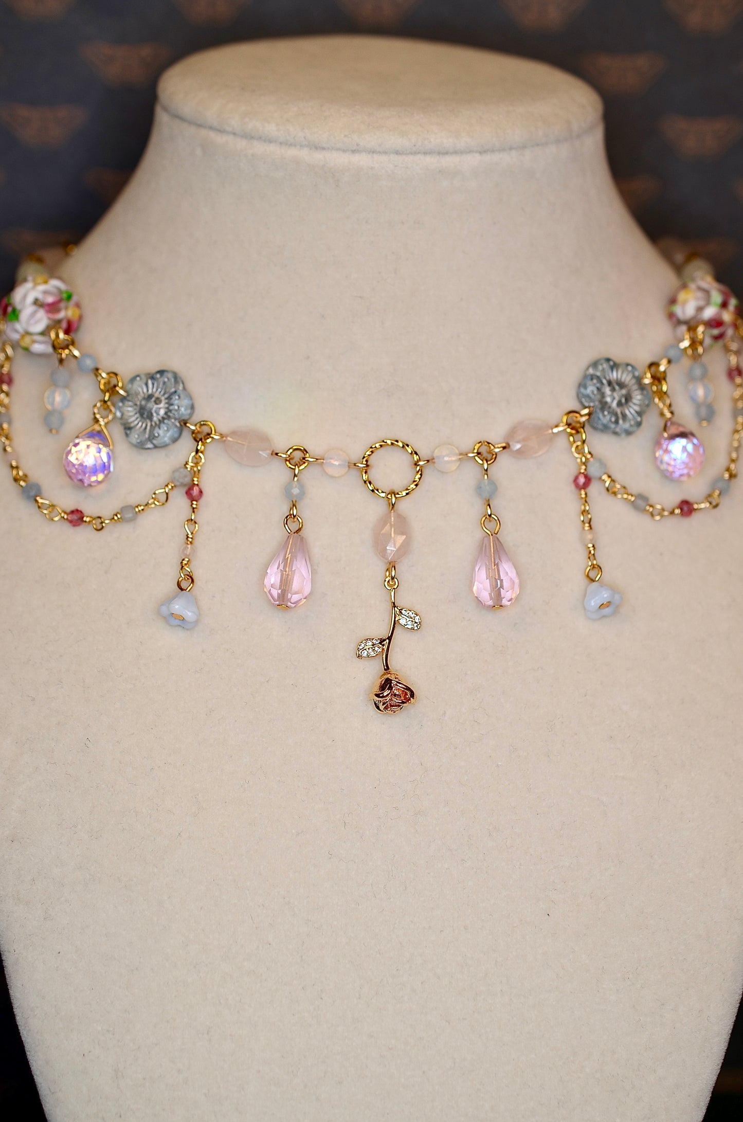 Petals in the Snow ❅ Necklace